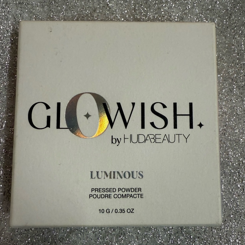 HUDA BEAUTY GloWish Luminous Pressed Powder